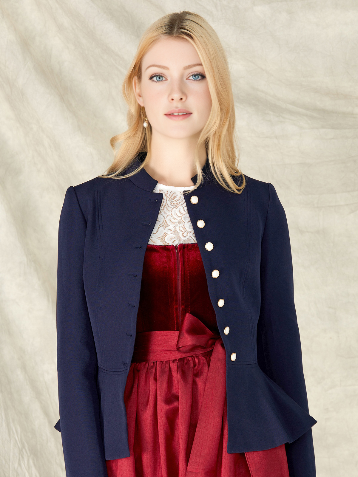 Elegantes Samt Dirndl in Marineblau