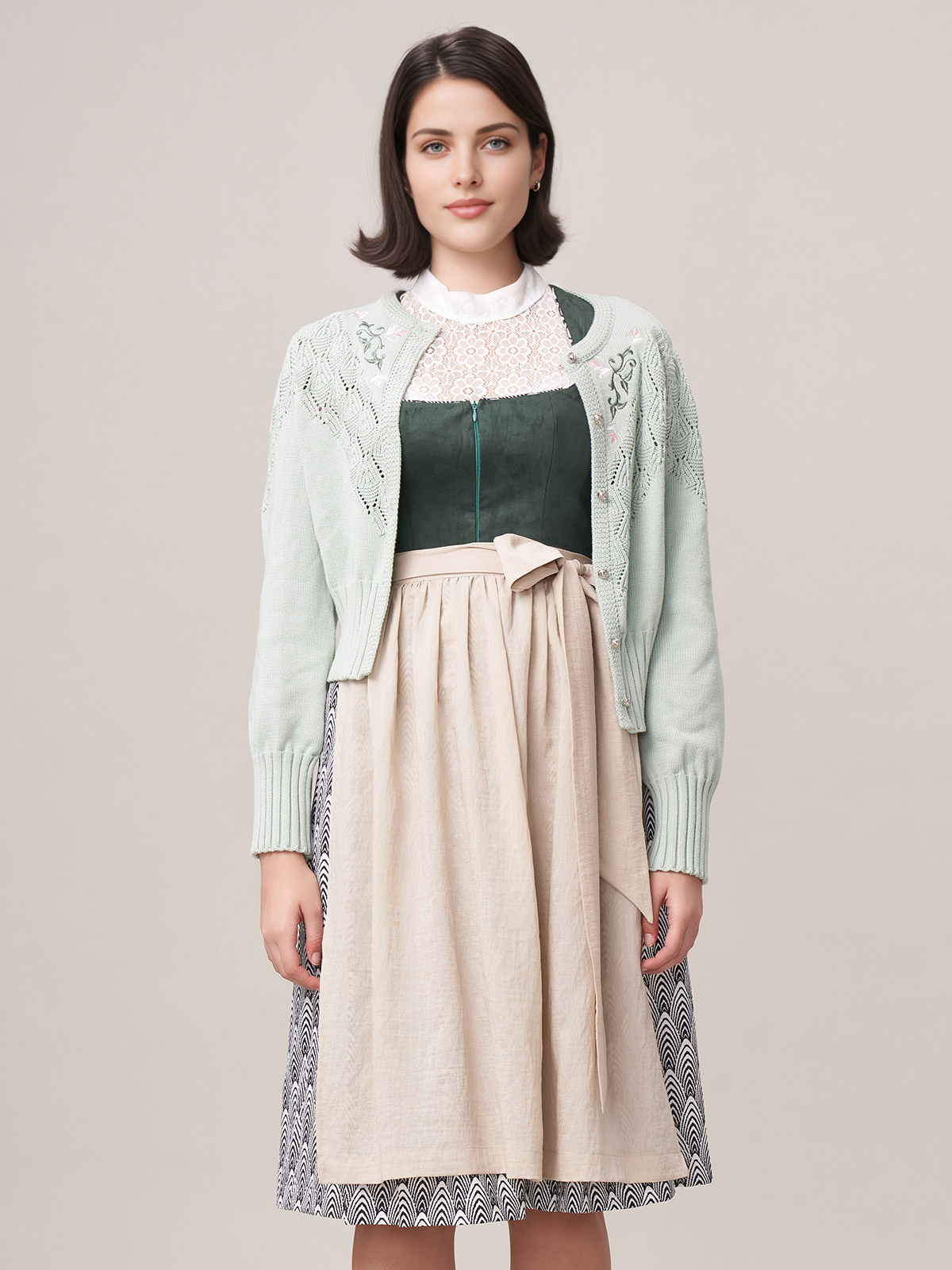 Modernes Dirndl in Grün