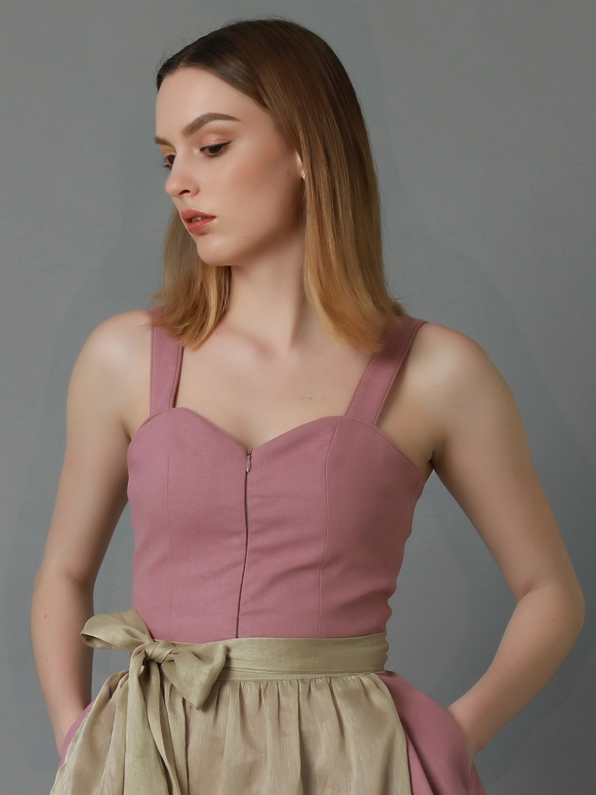 Moderne Dirndl-Kleider in Rosa