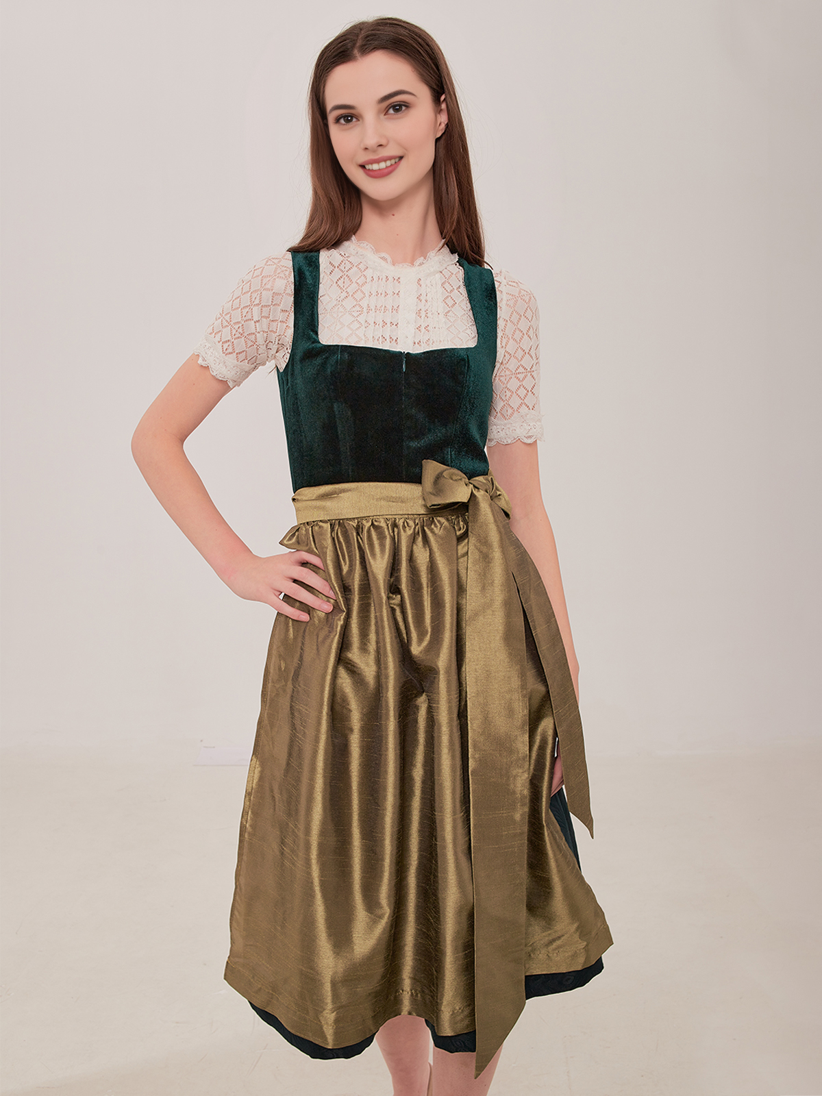 Elegante Dirndl-Bluse Langarm in Grün mit feinen Details