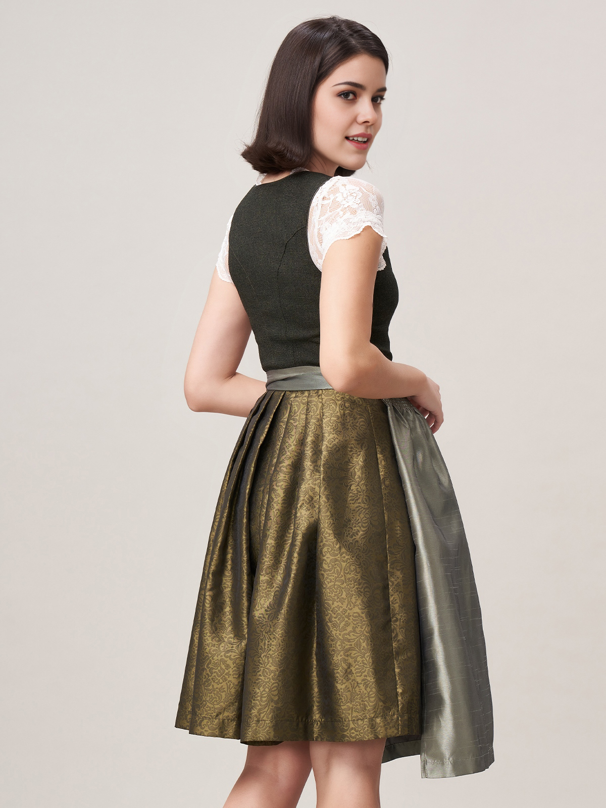 Dirndl Weiß Blau – Eleganz und Tradition