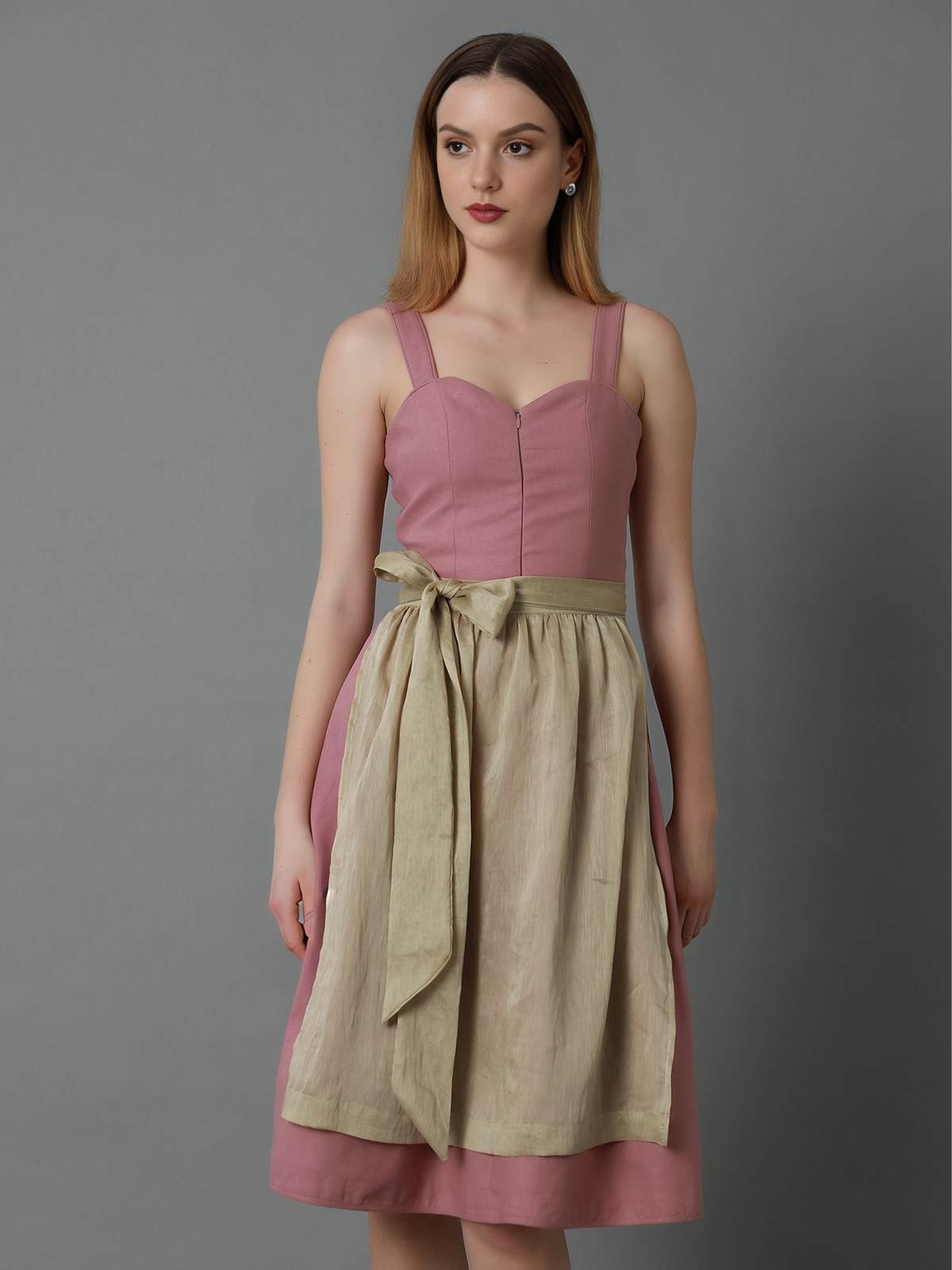 Dirndl Khaki Grün in eleganter Ausführung