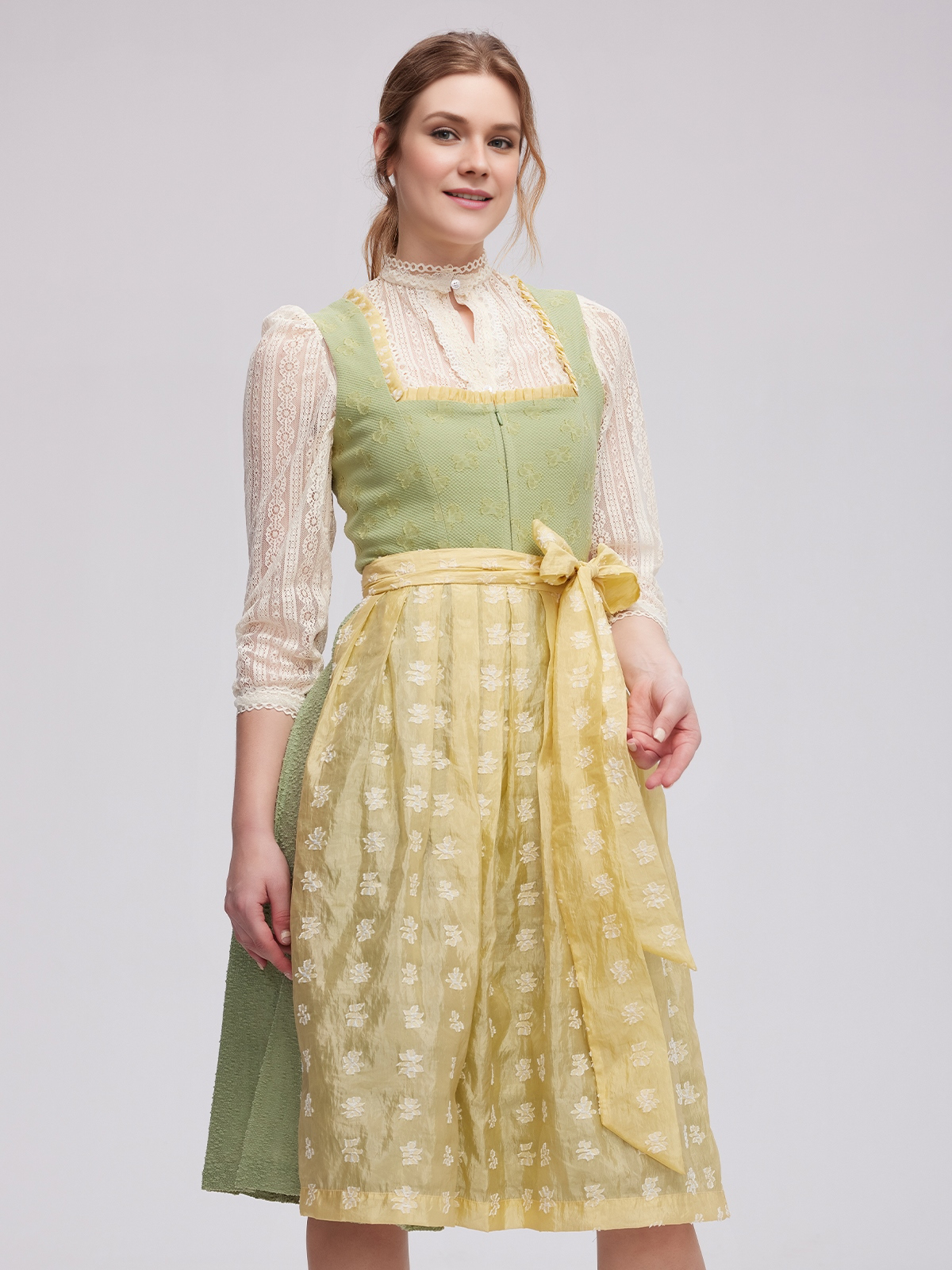 Stylisches grünes Dirndl mit perfekter Passform