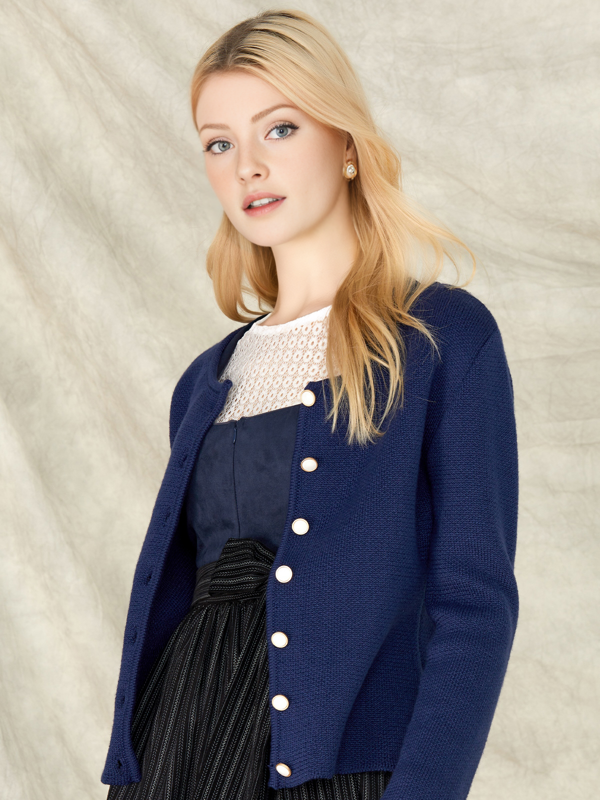 Moderne Dirndl in Grün