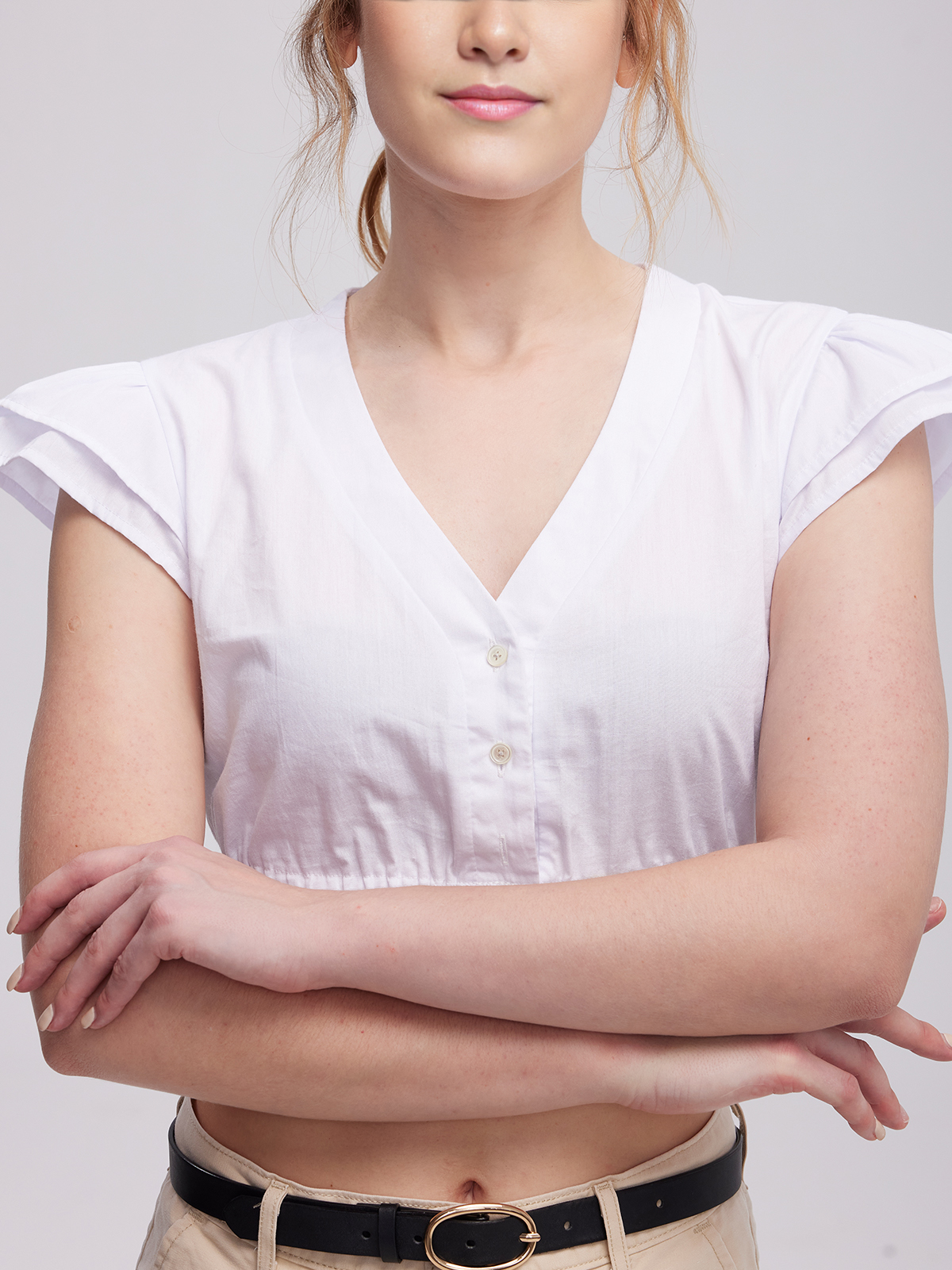 Dirndl mit weißer Bluse und floralem Muster