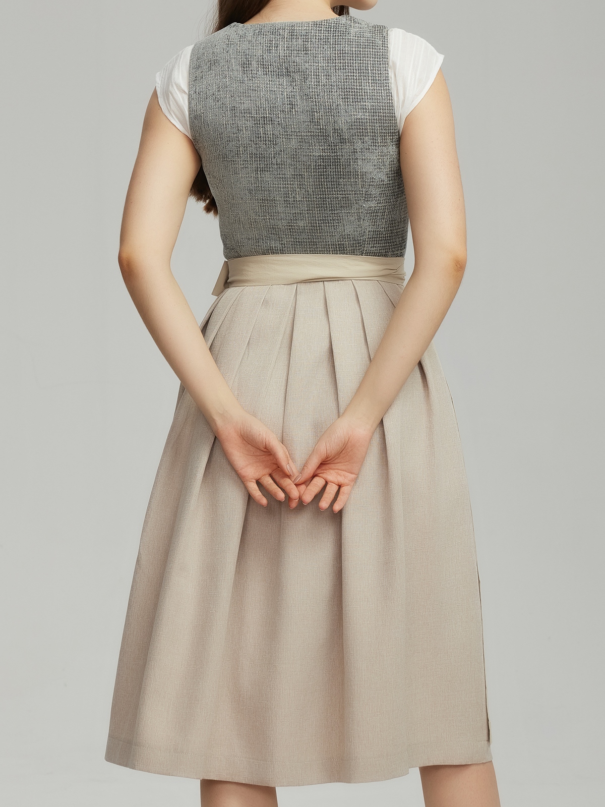 Dirndl in Grün – feminin und frisch