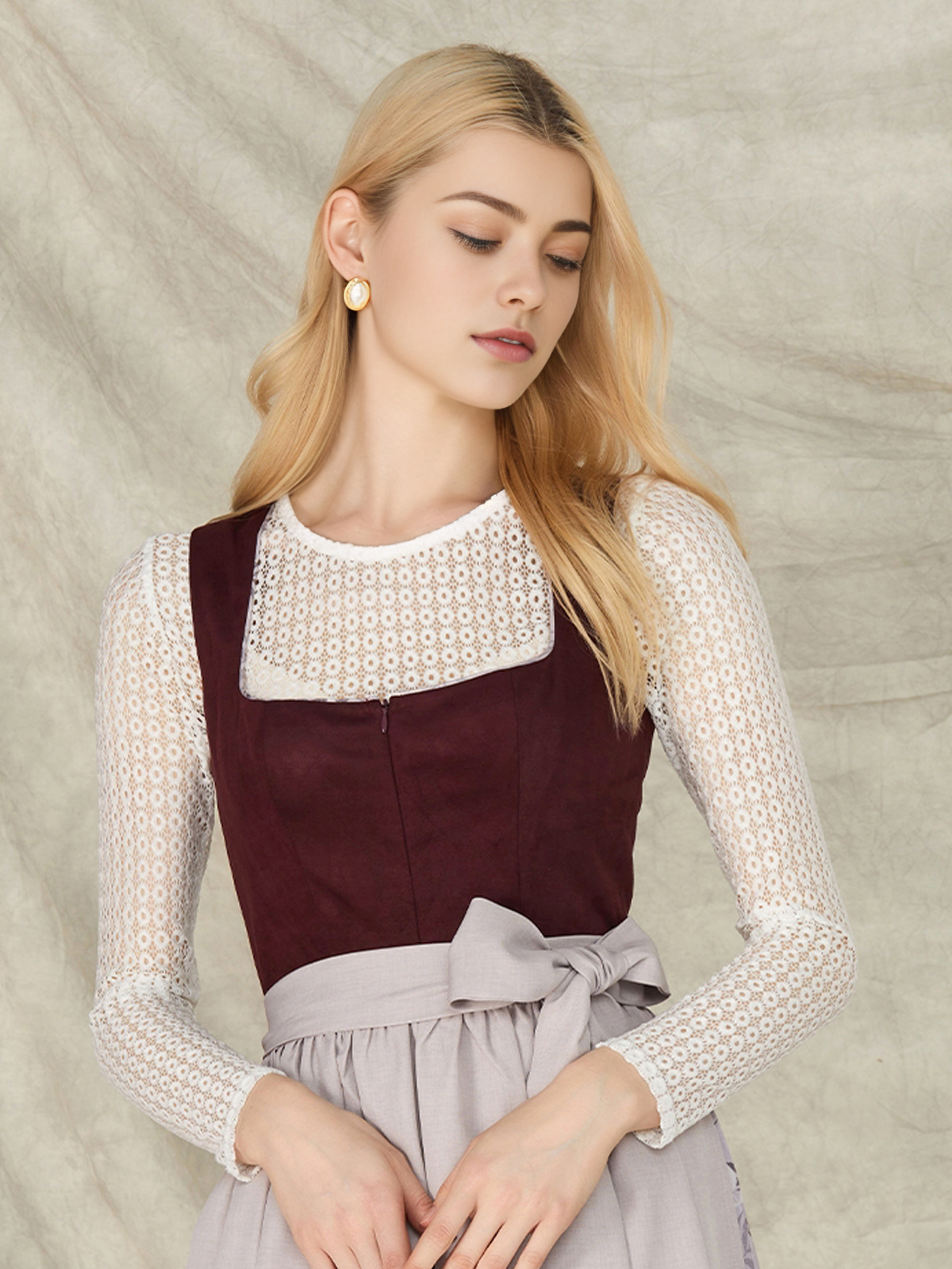 Dirndl in Lila mit perfekter Passform