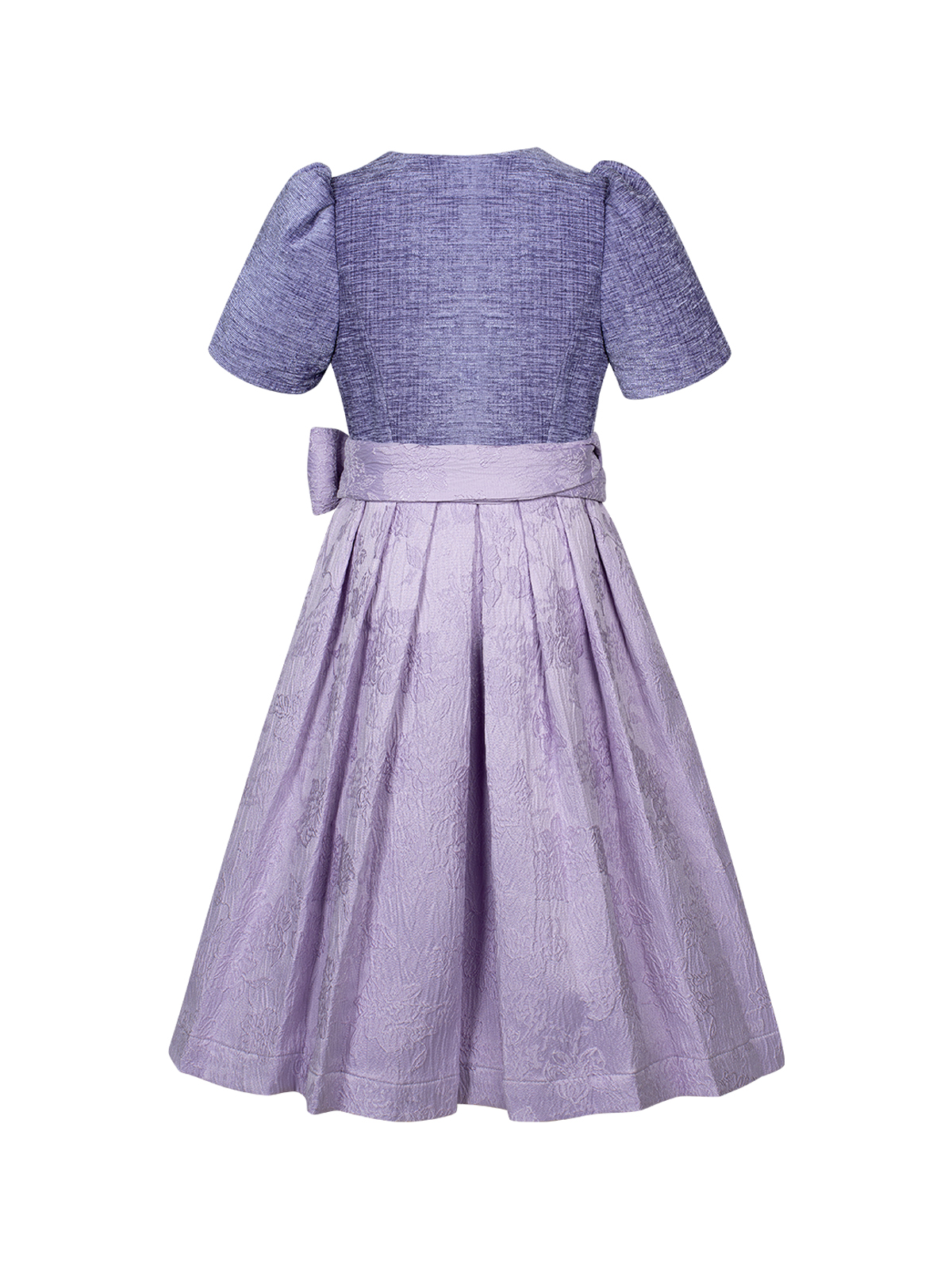 Dirndl mit Lochspitze