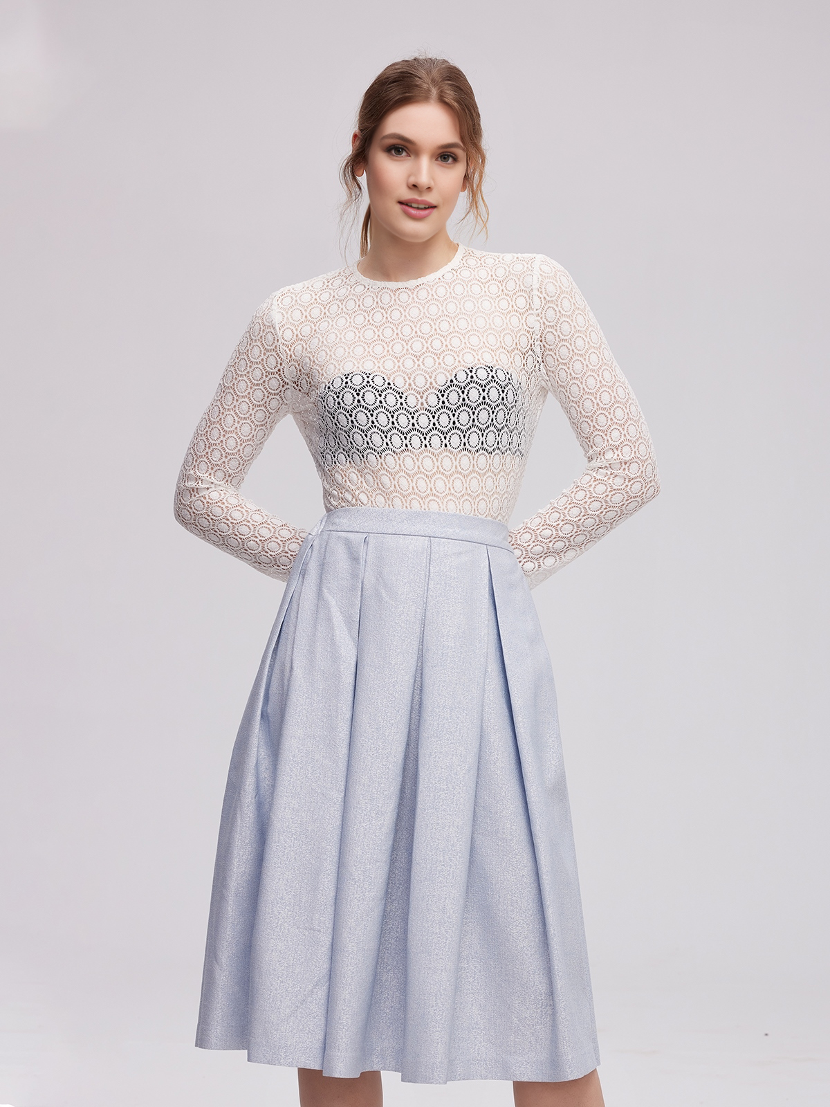 Pinkes Samt Dirndl – feminin und stilvoll