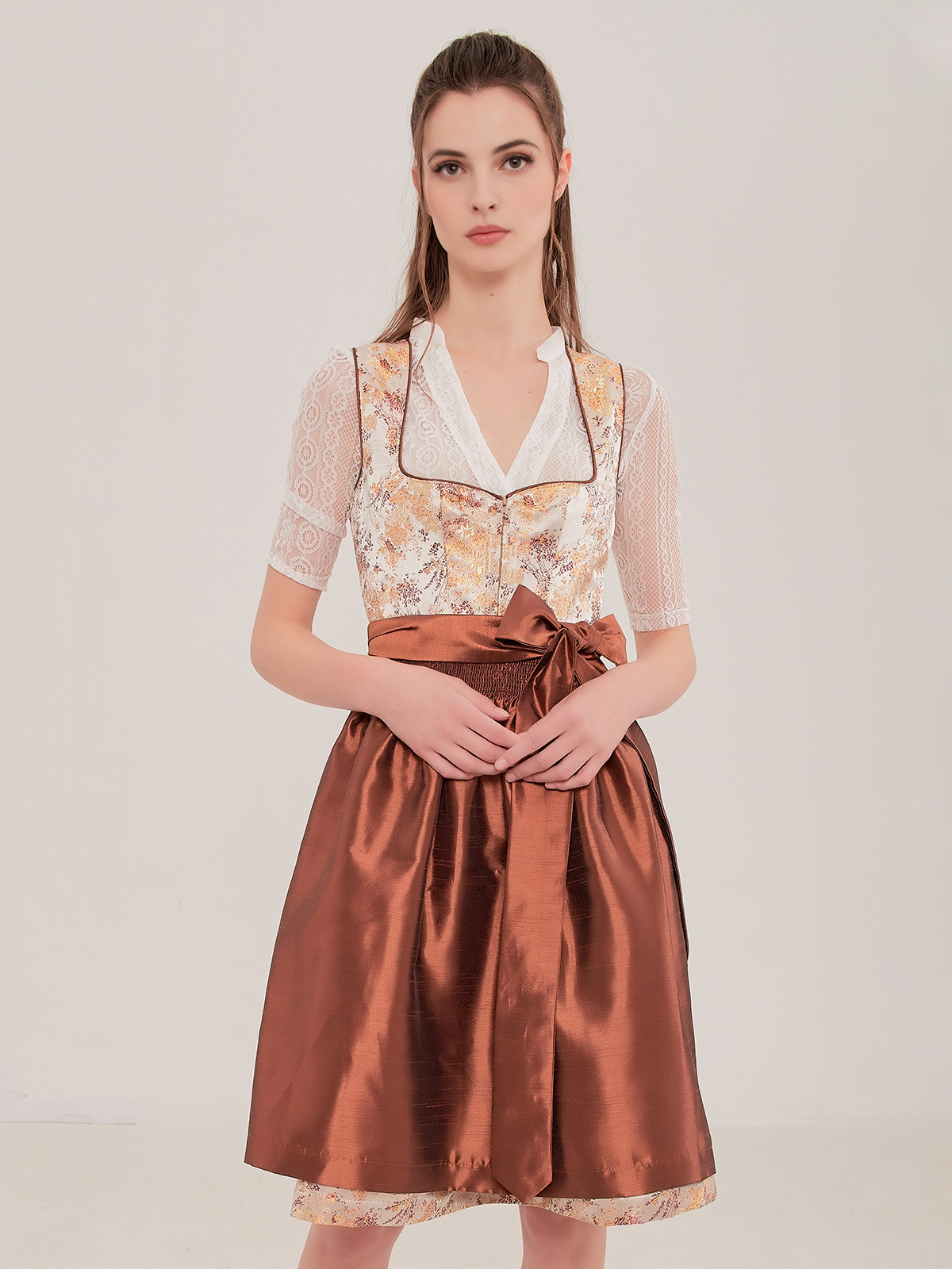 Modernes kariertes Dirndl in Gelb